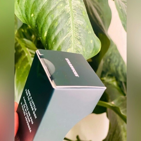 Starbucks Halloween 2023 Oil slick studded keychain - Picture 3 of 3